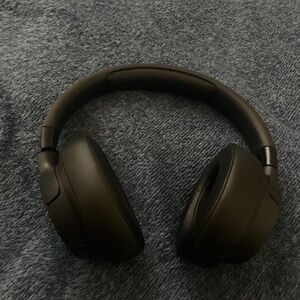 JBL TUNE 710BT